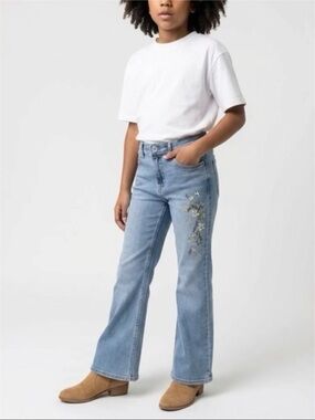 Abercrombie Kids Size 15/16 Medium Blue Floral Embroidered Jeans